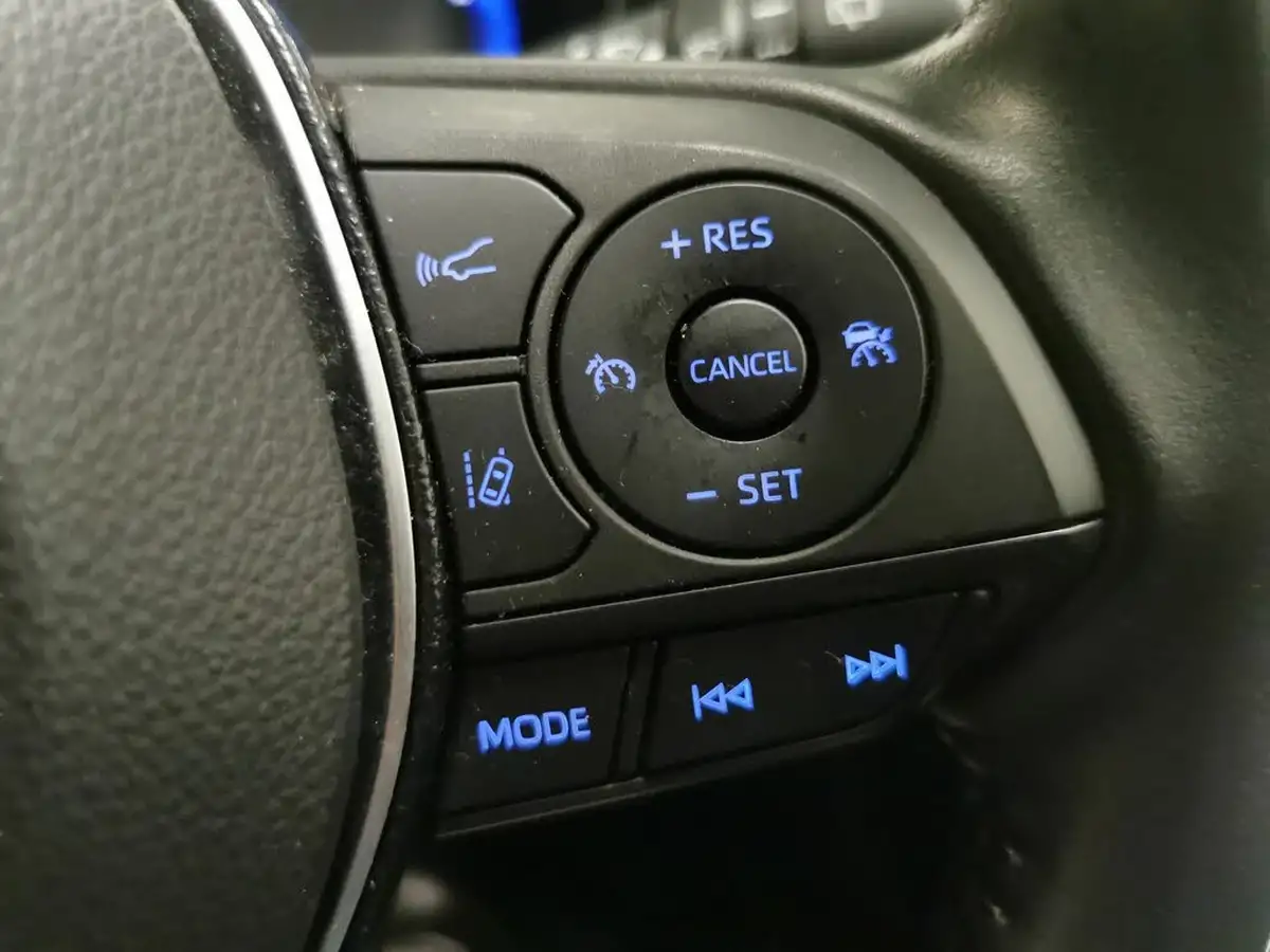 2021-toyota-corolla-18-vvt-i-icon-tech-spare-wheel-touring-sports-5d-big-18