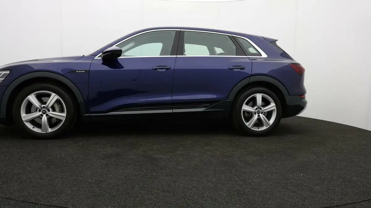 2022-audi-e-tron-50e-technik-station-wagon-big-60