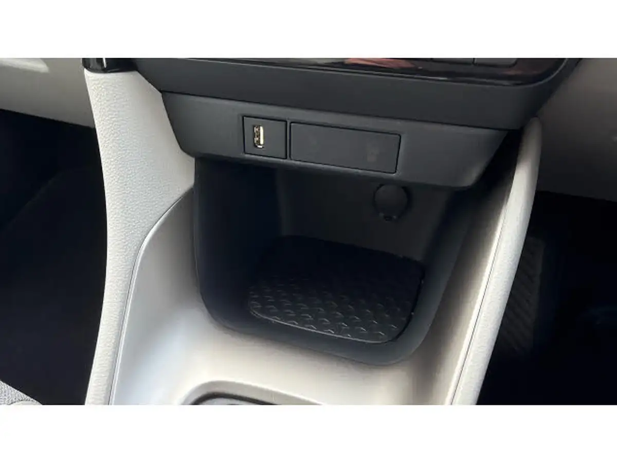 2022-toyota-yaris-15-vvt-i-excel-big-48