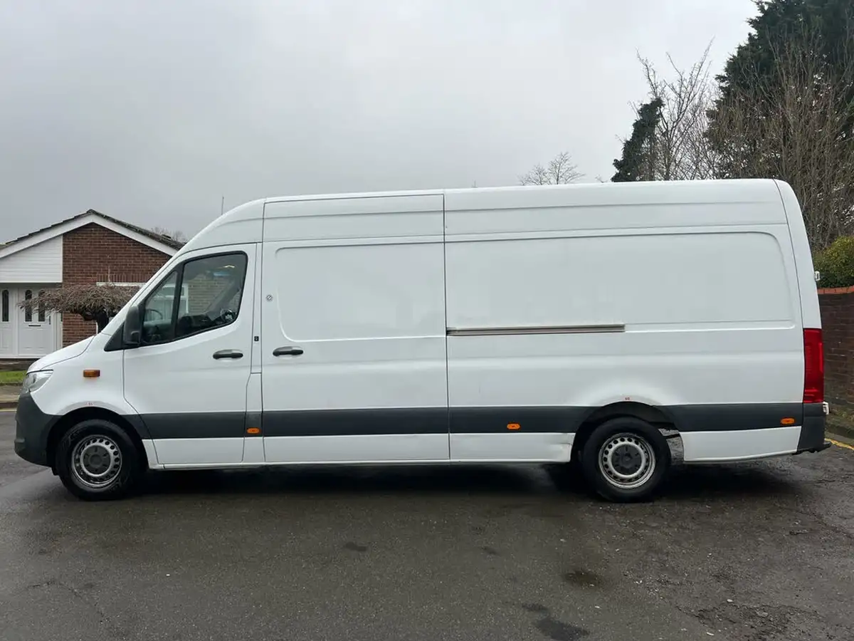 2018-mercedes-benz-sprinter-21cdi-311-l2h1-panel-van-rwd-eco-gear-360-big-37