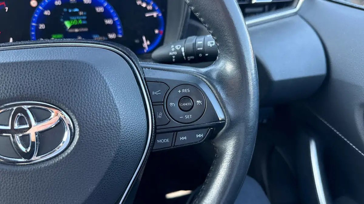 2020-toyota-corolla-18-vvt-i-design-trk-touring-sports-5d-big-27