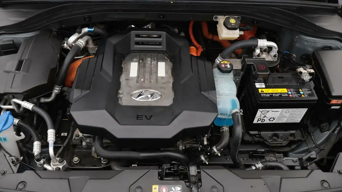 2022-hyundai-ioniq-e-premium-electric-big-19