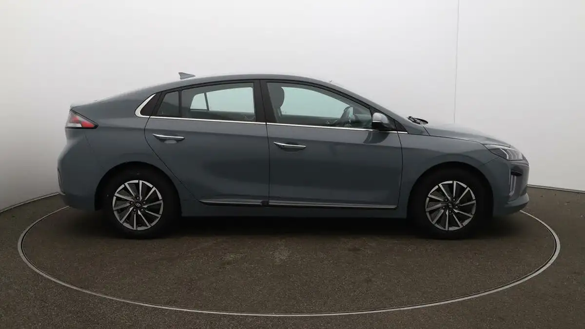 2022-hyundai-ioniq-e-premium-electric-big-41