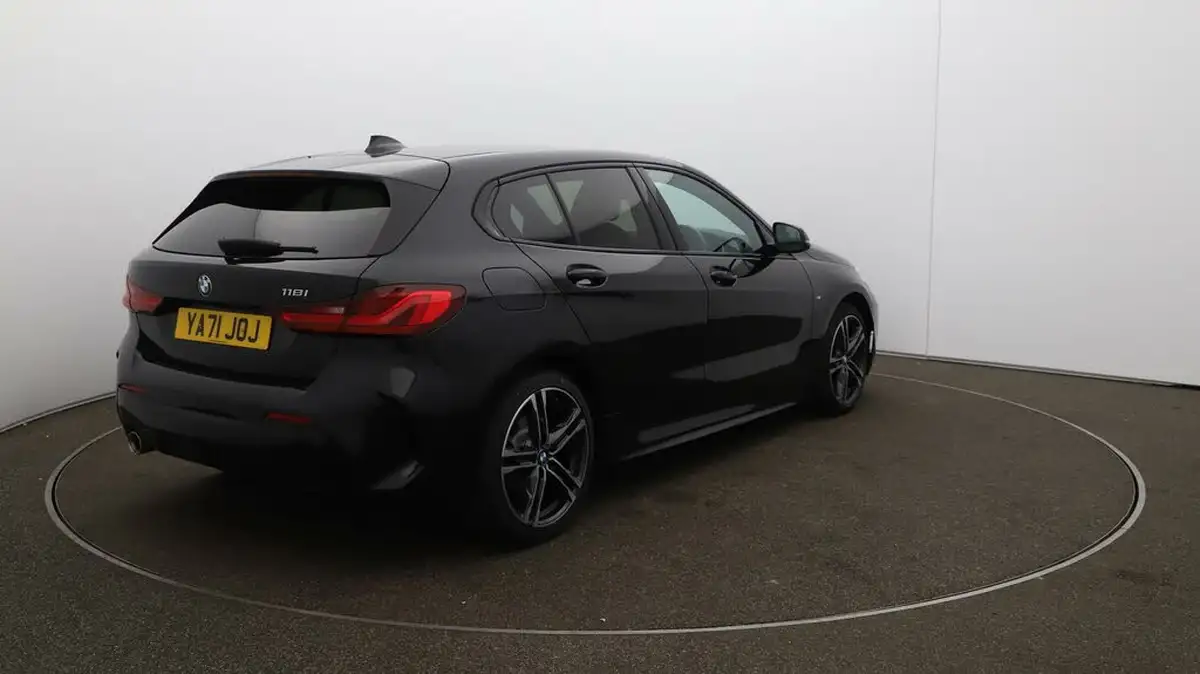 2022-bmw-1-series-15-118i-m-sport-lcp-dct-big-47