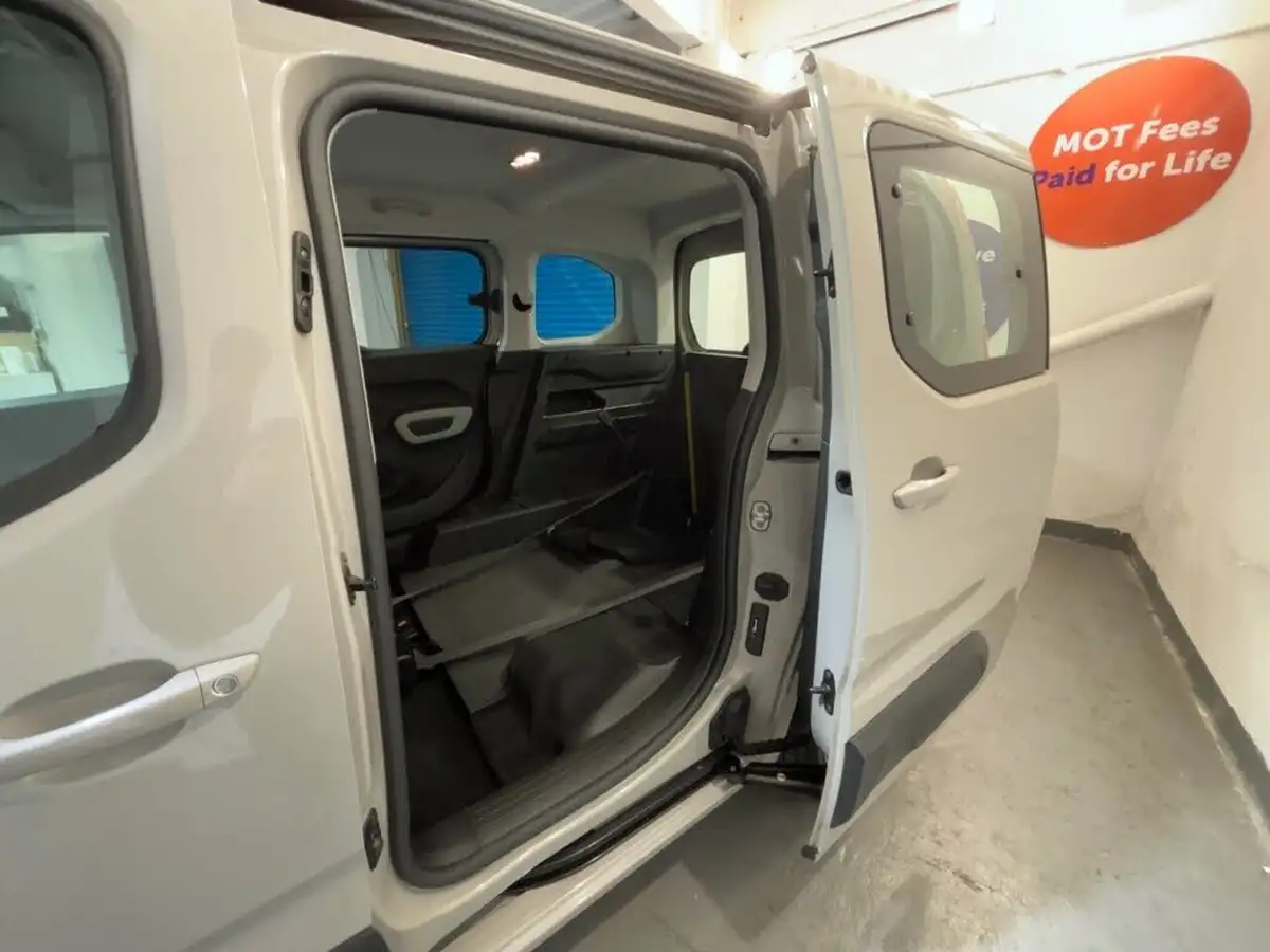 2021-citroen-berlingo-15bluehdi-feel-m-size-100ps-big-18