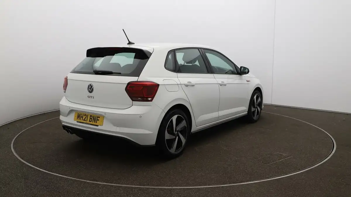 2021-volkswagen-polo-20-tsi-gti-big-46