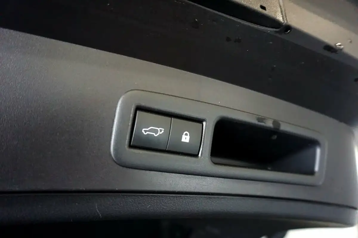 2019-lexus-ux-250h-20-ux-big-8