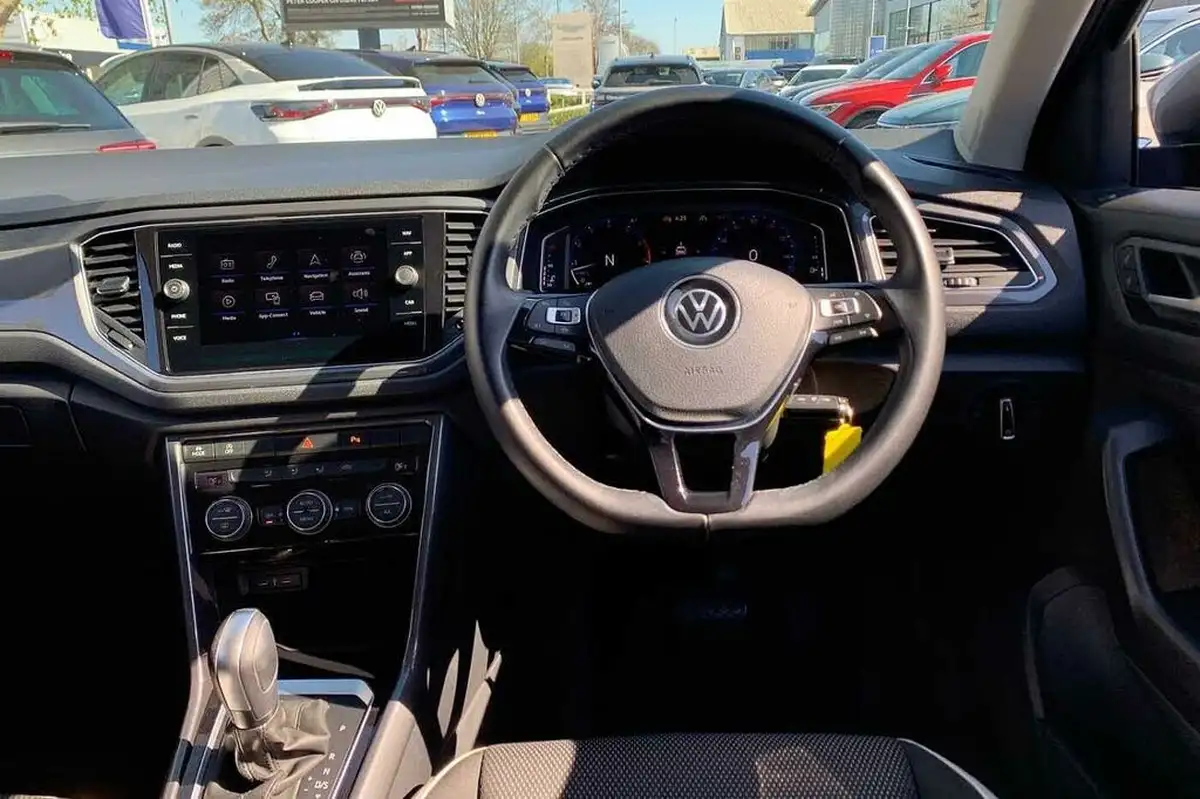 2021-volkswagen-t-roc-15-tsi-sel-dsg-big-12