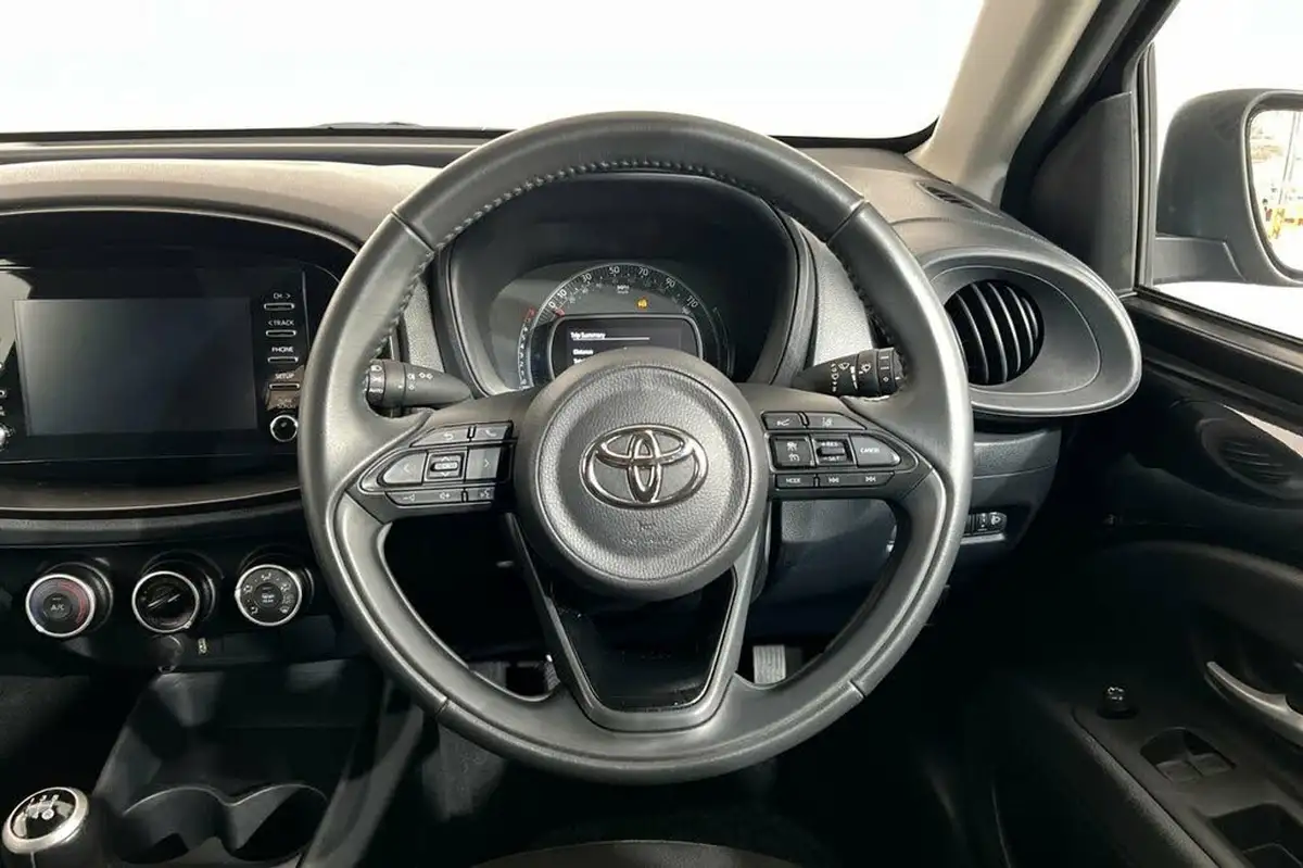 2023-toyota-aygo-x-10-vvt-i-pure-big-19