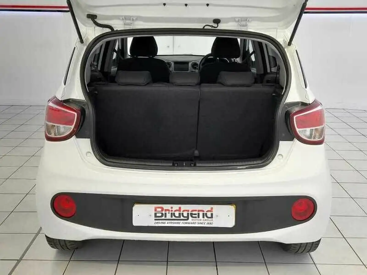 2019-hyundai-i10-10-play-big-5