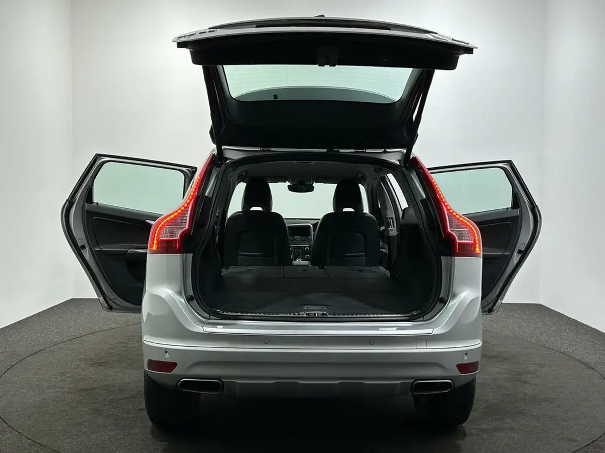 2016-volvo-xc60-24td-d4-se-nav-geartronic-big-38