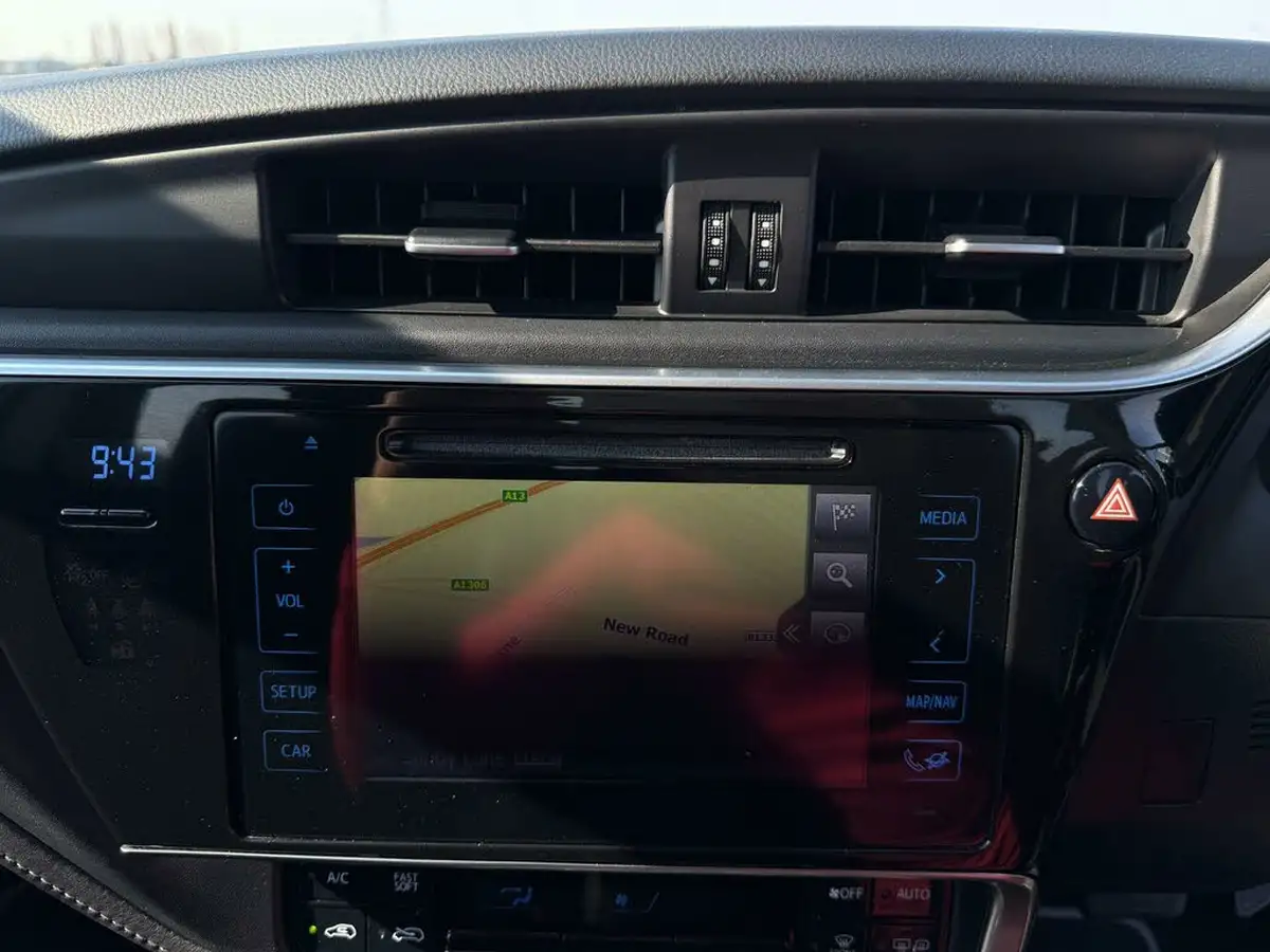 2018-toyota-auris-18-vvt-i-hsd-icon-hatchback-big-5