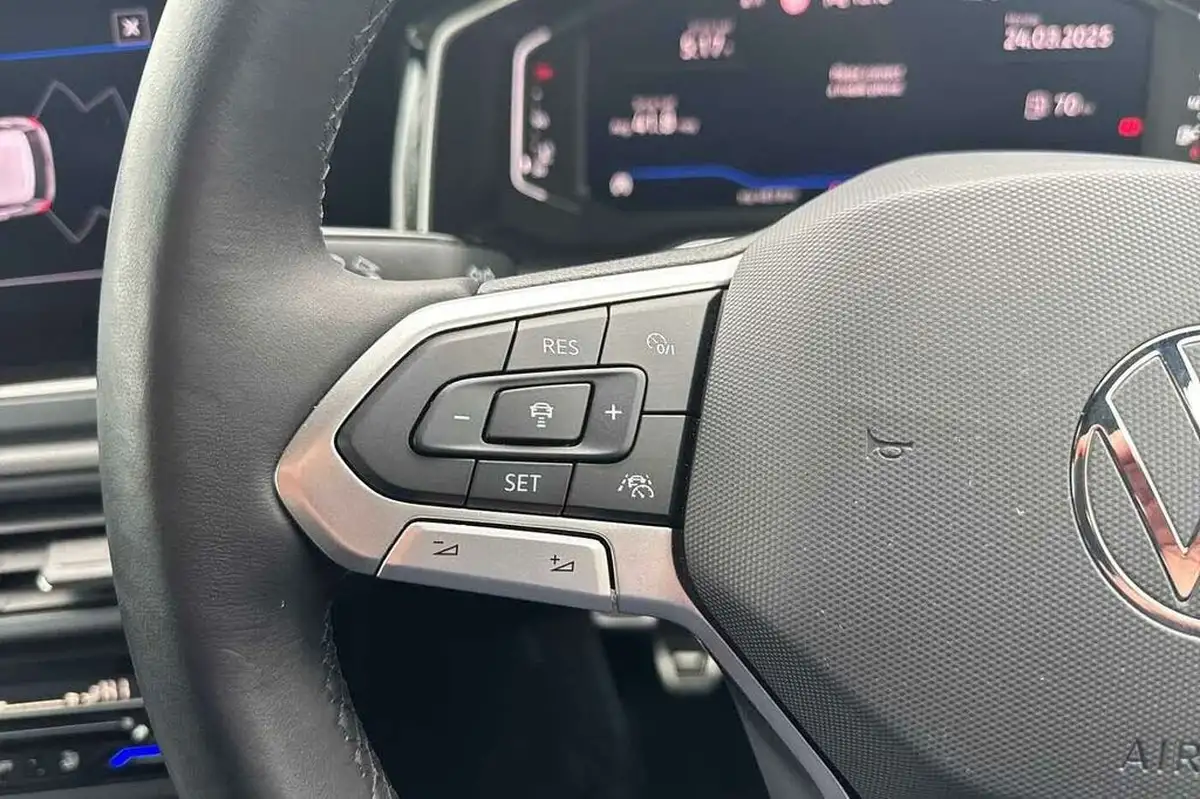 2023-volkswagen-polo-10-tsi-r-line-95ps-big-13