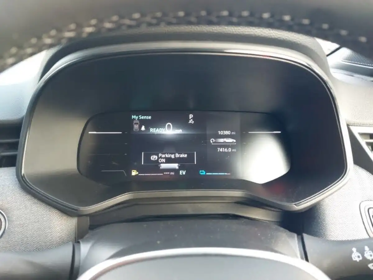 2024-renault-clio-16-techno-big-13