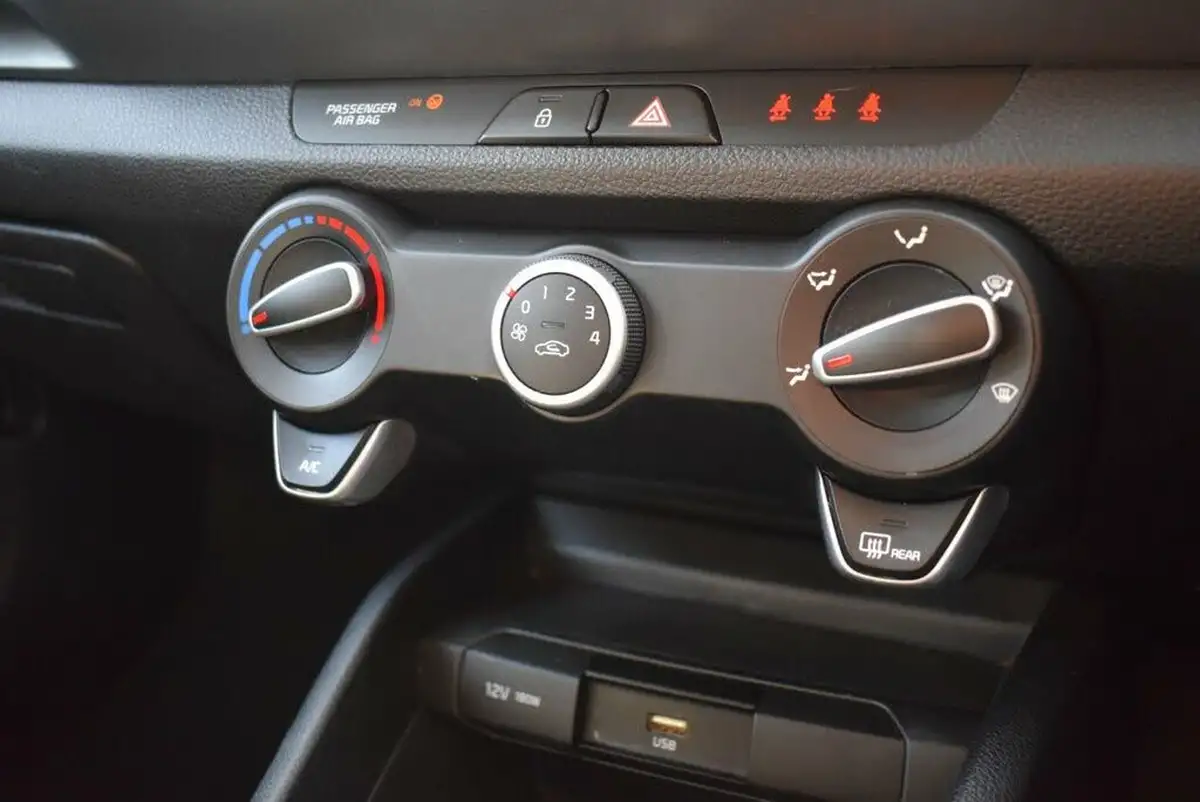 2022-kia-stonic-10-t-gdi-2-dct-big-20