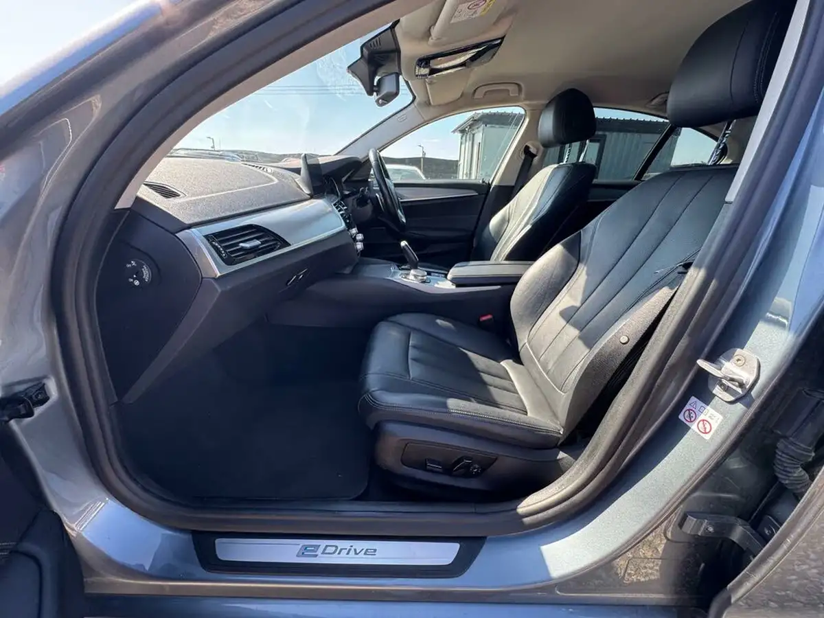2017-bmw-5-series-20-530e-se-iperformance-big-45