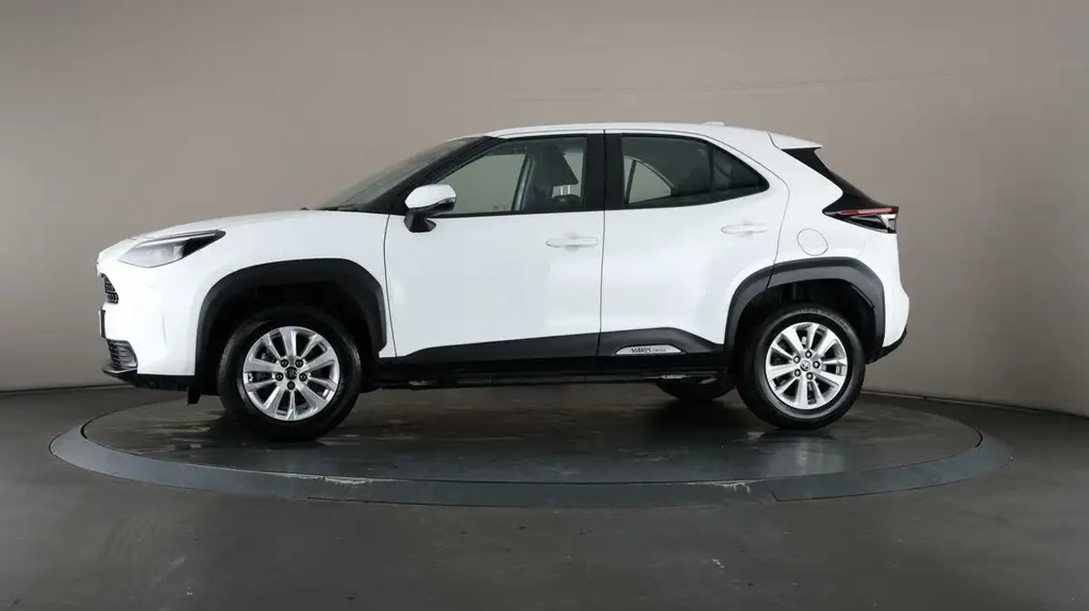 2023-toyota-yaris-cross-15-vvt-i-icon-big-28