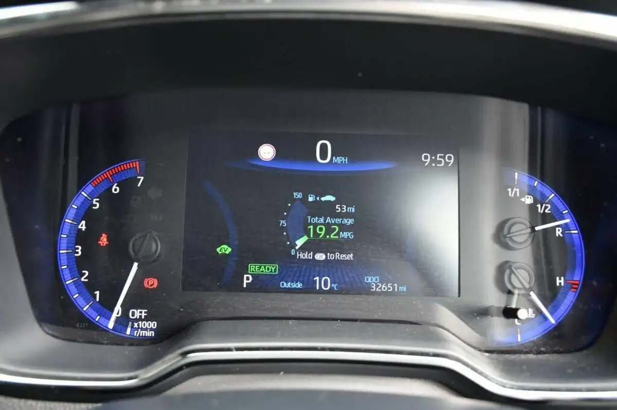 2022-toyota-corolla-18-vvt-i-icon-tech-spare-wheel-touring-sports-5d-big-36