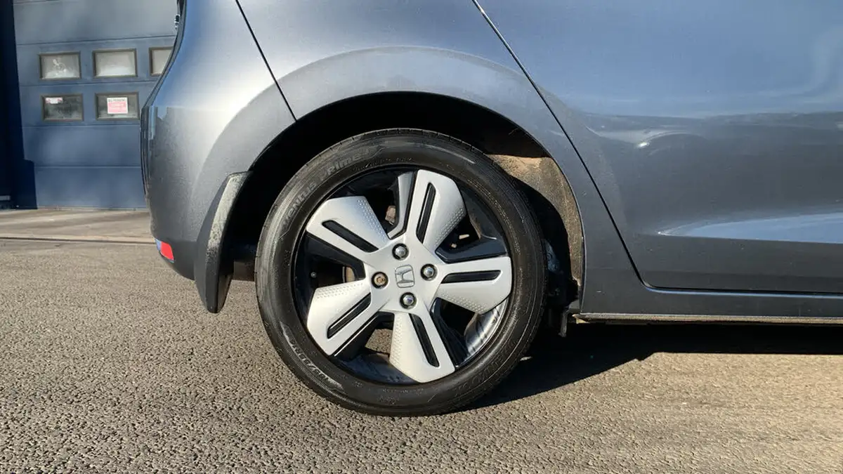 2020-honda-jazz-15-i-mmd-ex-big-13