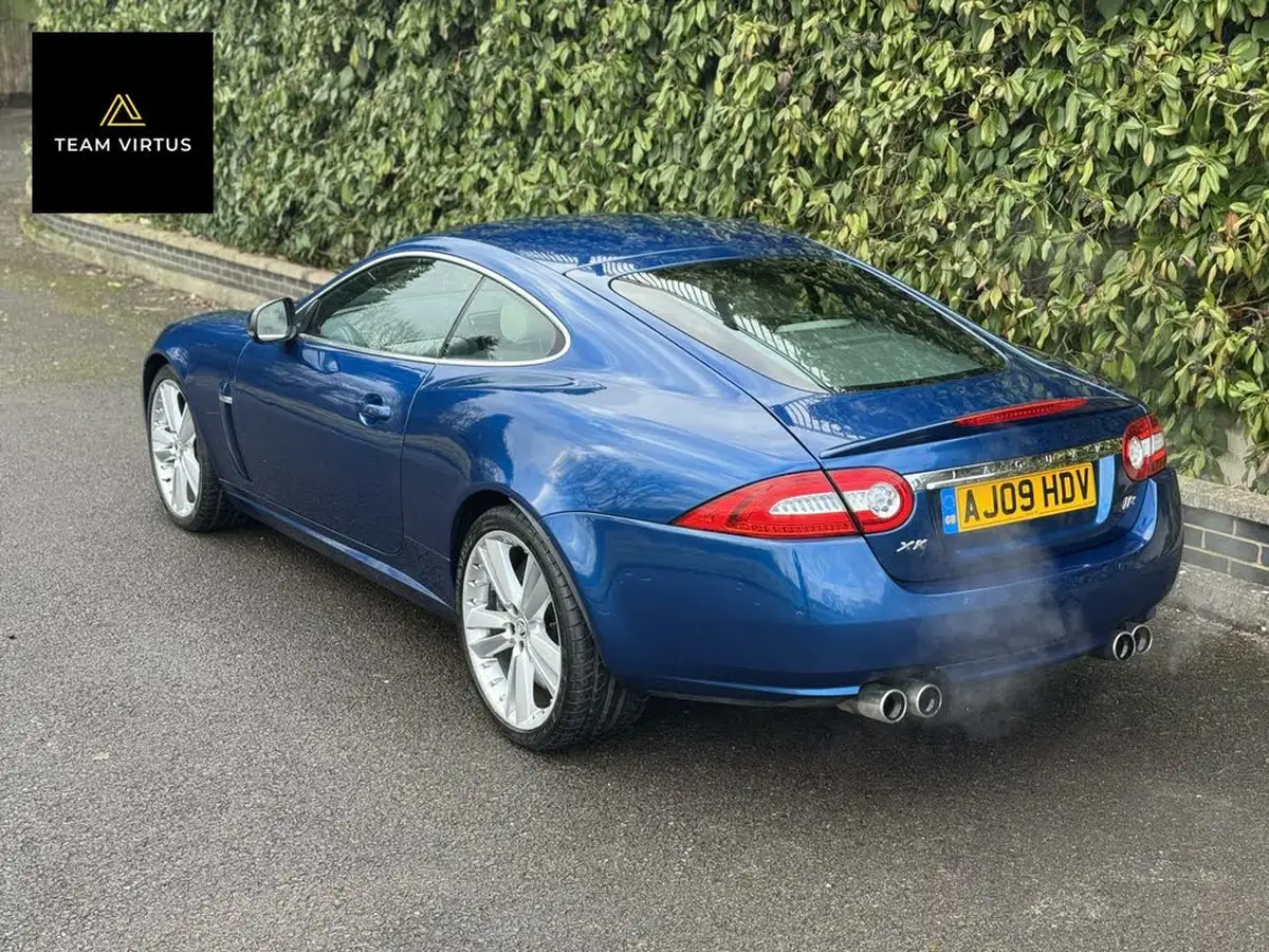 2009-jaguar-xkr-50-coupe-big-12