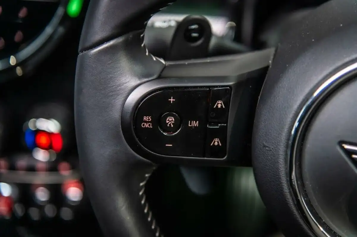 2022-mini-countryman-20-john-cooper-works-premium-big-13