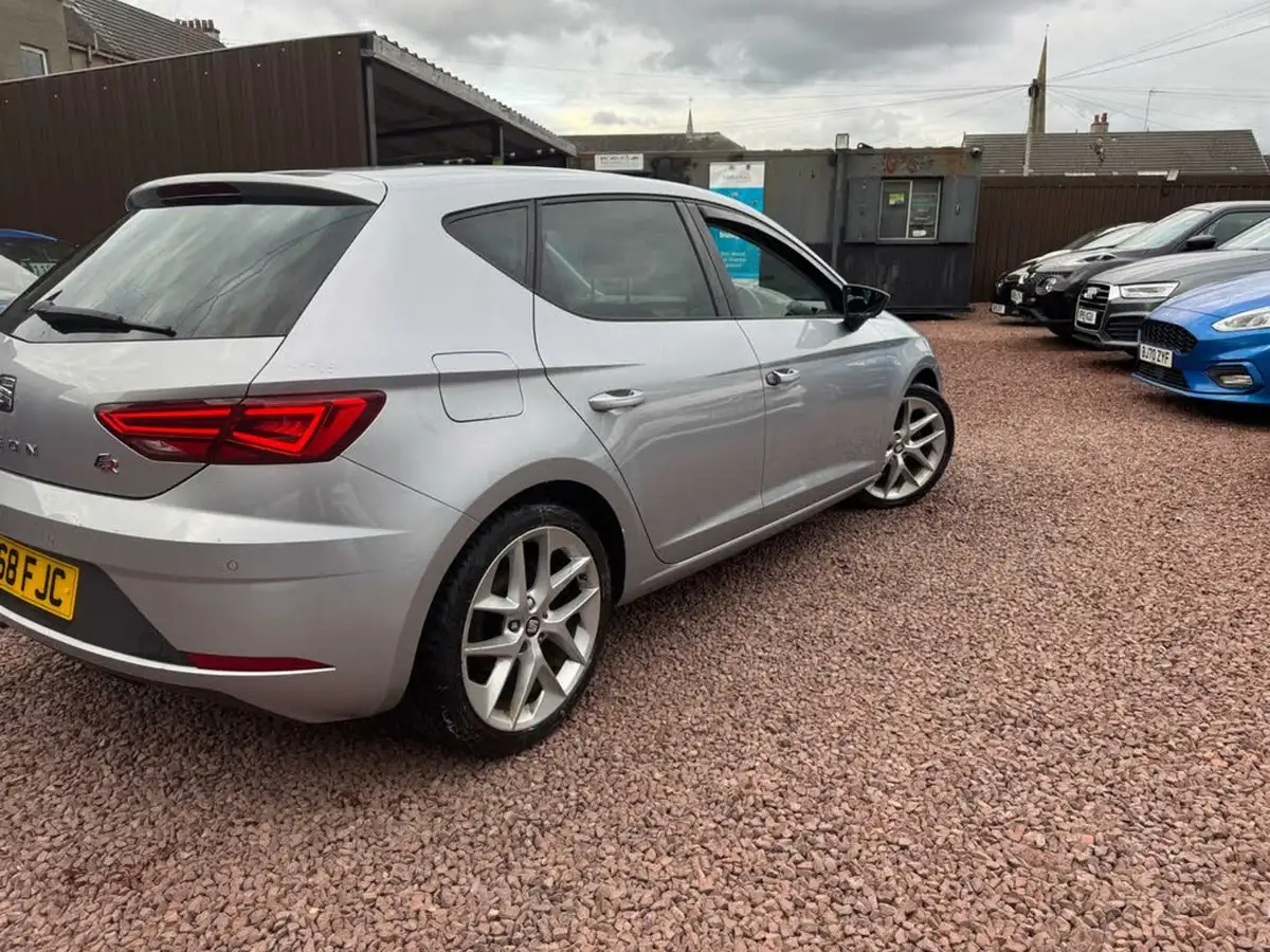 2018-seat-leon-14-tsi-fr-technology-hatchback-5d-big-5