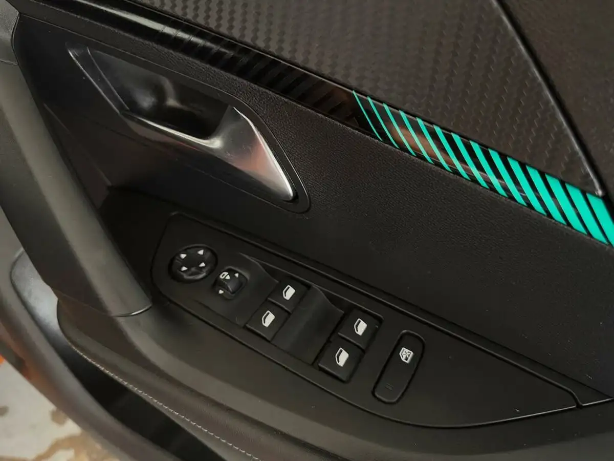 2023-peugeot-2008-suv-12-puretech-allure-premium-100bhp-big-17