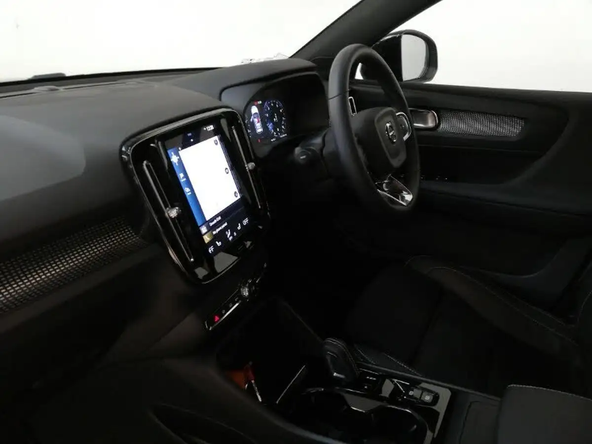 2021-volvo-xc40-20-b4-r-design-194bhp-auto-big-4