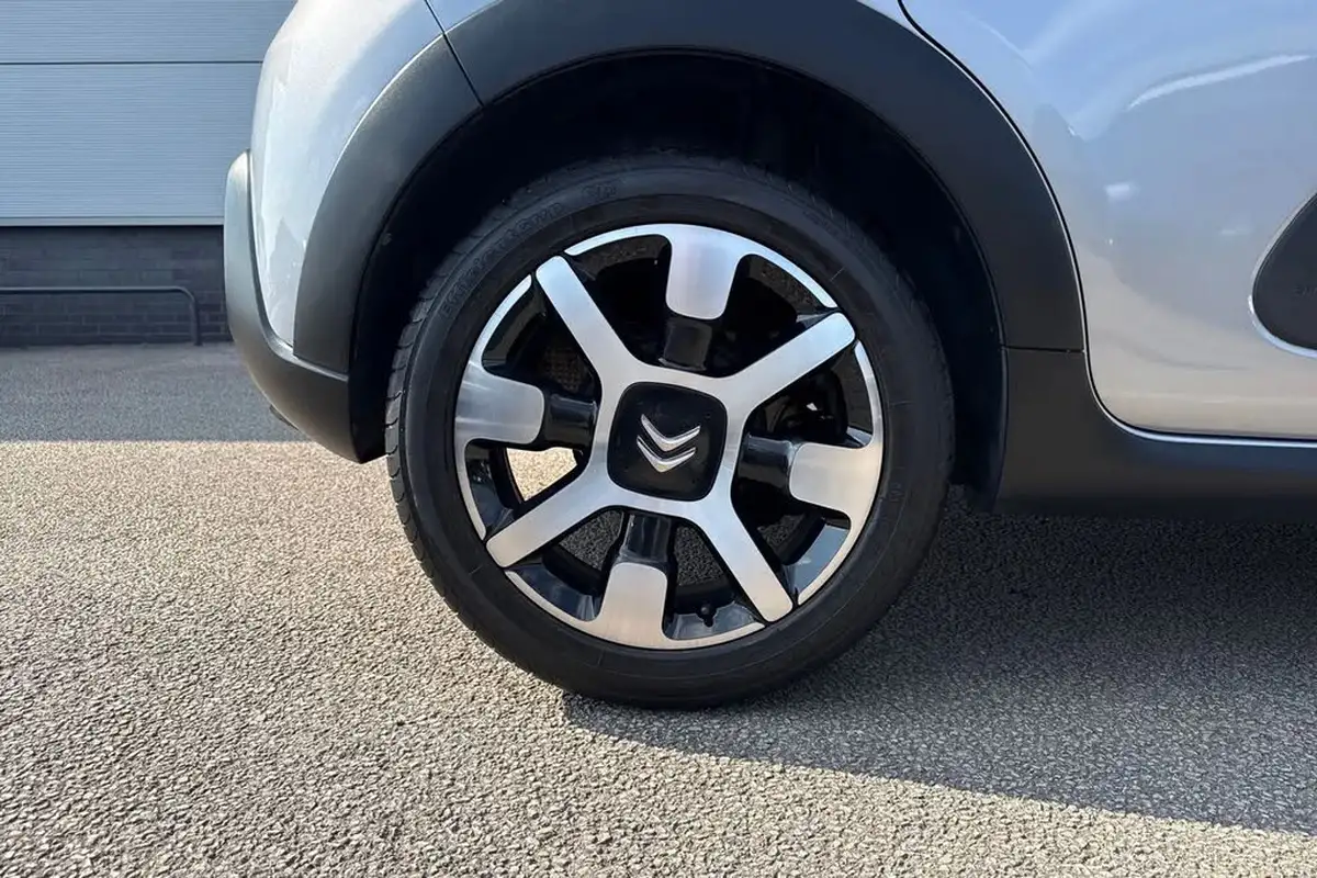 2019-citroen-c3-12-puretech-flair-nav-edition-82ps-ss-big-9