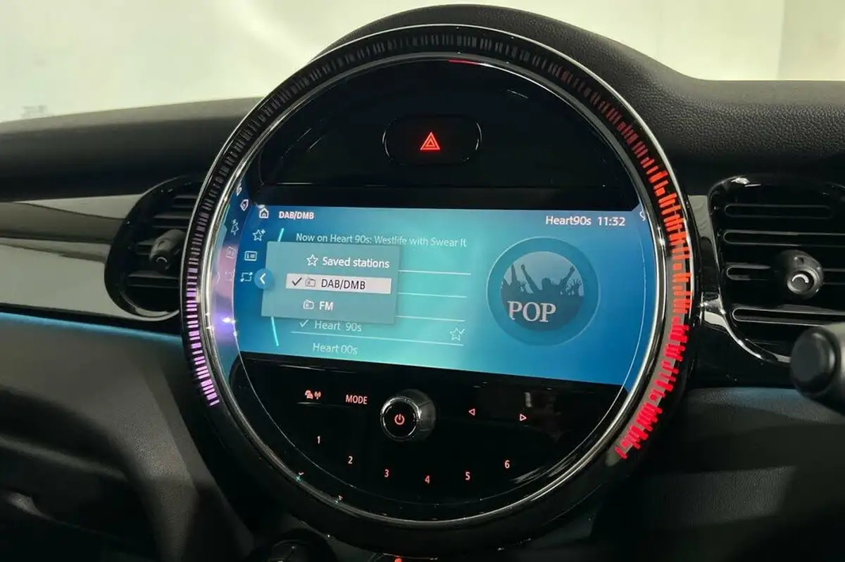 2022-mini-cooper-20-cooper-s-classic-premium-hatchback-5d-auto-big-24