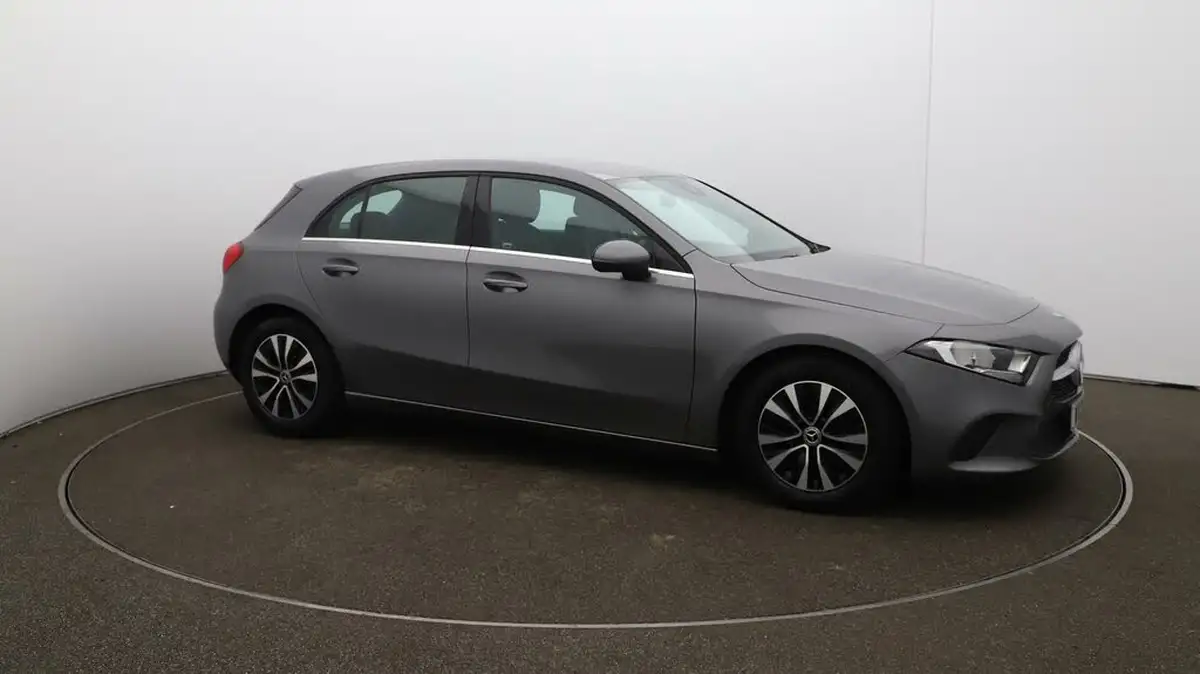 2021-mercedes-benz-a-class-15d-a180d-se-7g-dct-big-37