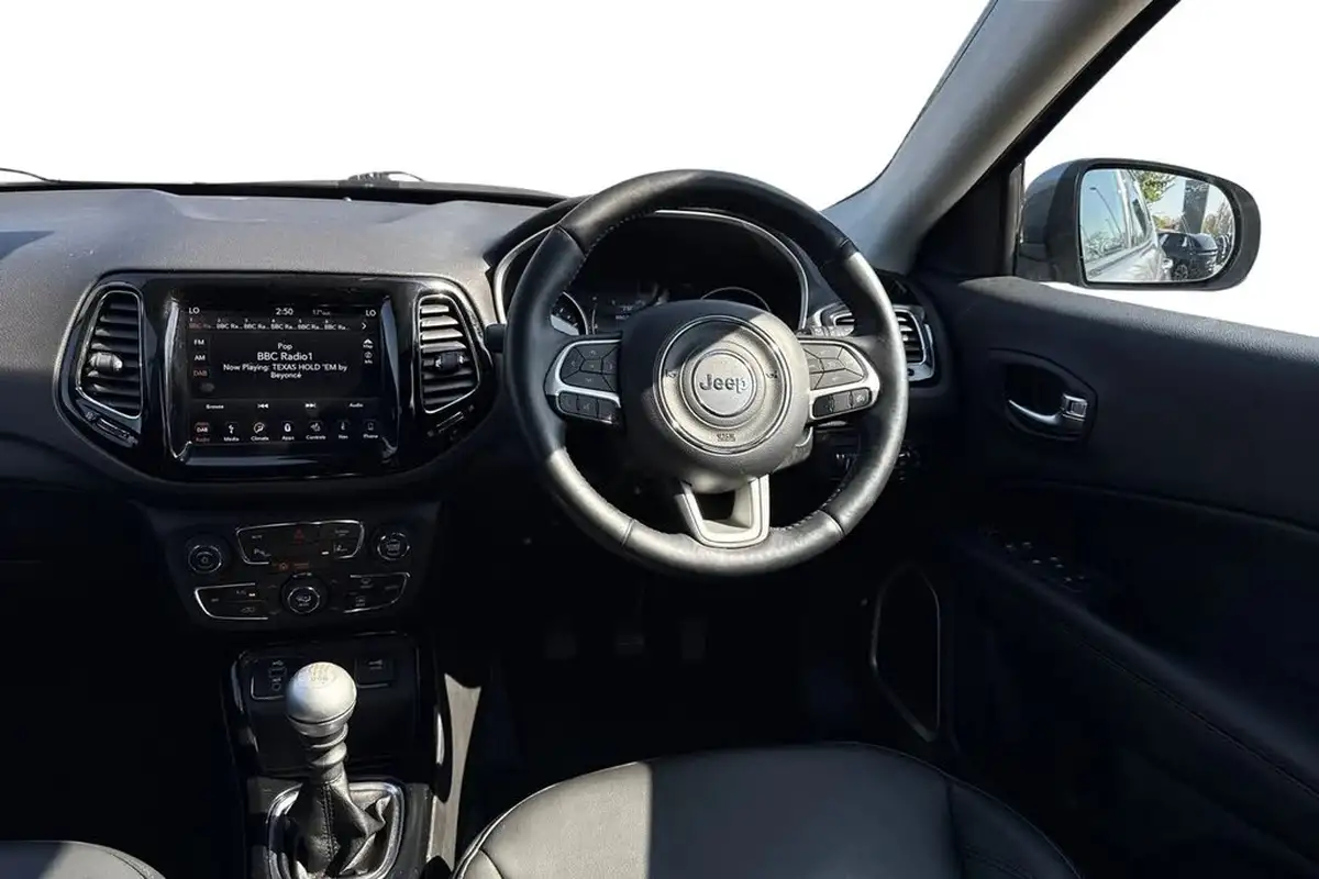 2019-jeep-compass-14-multiair-ii-night-eagle-big-16