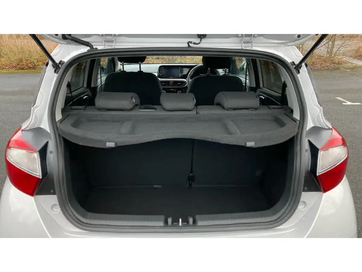 2024-hyundai-i10-10-premium-63ps-auto-big-3
