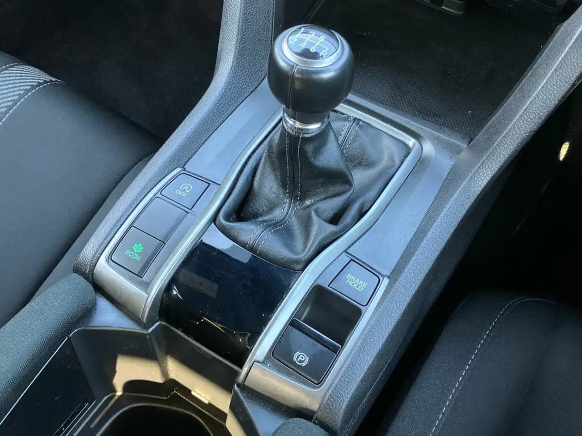 2018-honda-civic-16-i-dtec-sr-hatchback-5d-big-32