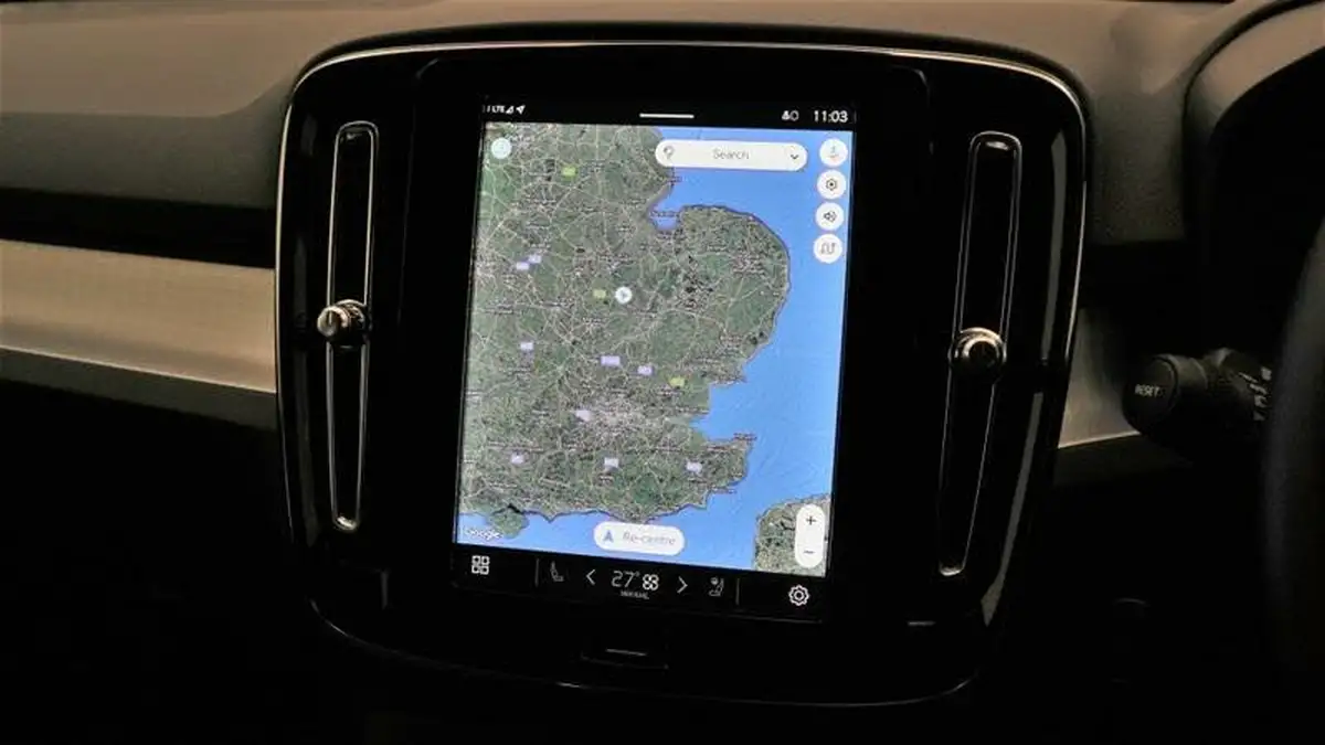 2024-volvo-xc40-20-b3-plus-big-33