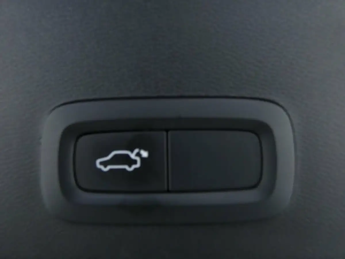 2021-volvo-xc40-15-t3-inscription-pro-161bhp-auto-big-22
