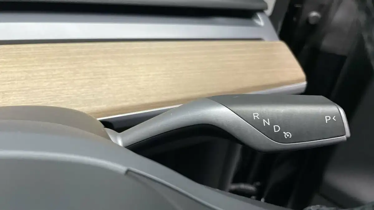 2022-tesla-model-y-e-long-range-big-20