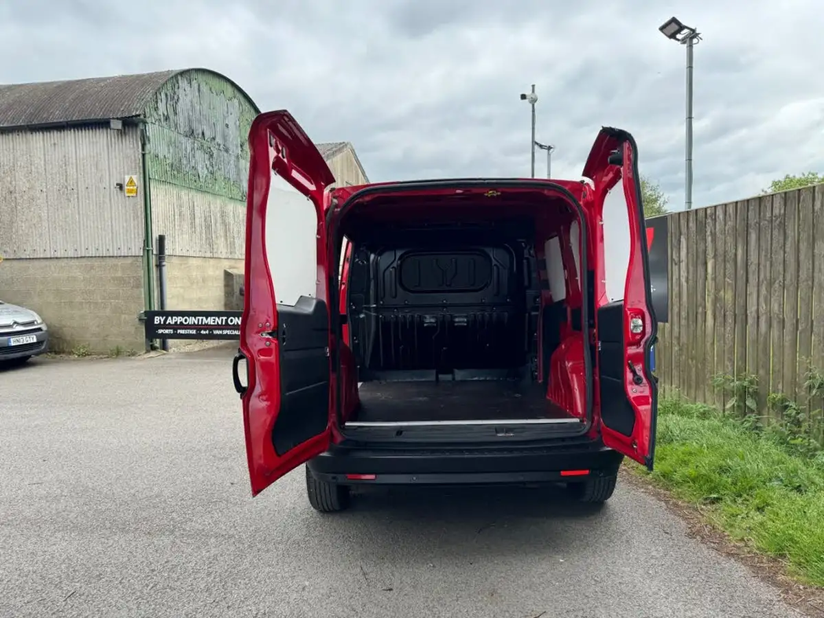 2013-fiat-doblo-cargo-13td-maxi-big-8