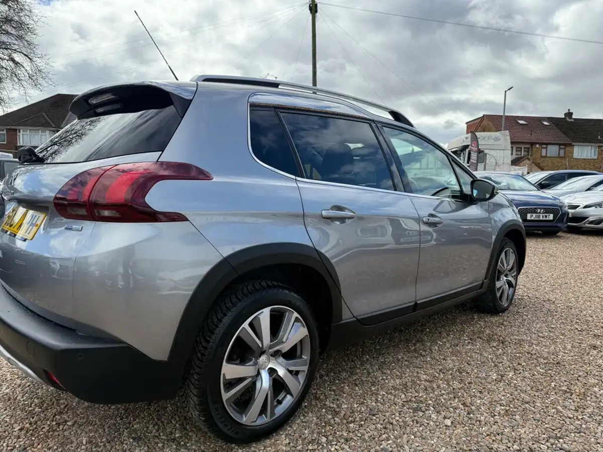 2017-peugeot-2008-suv-12-puretech-allure-110bhp-ss-eat6-big-14