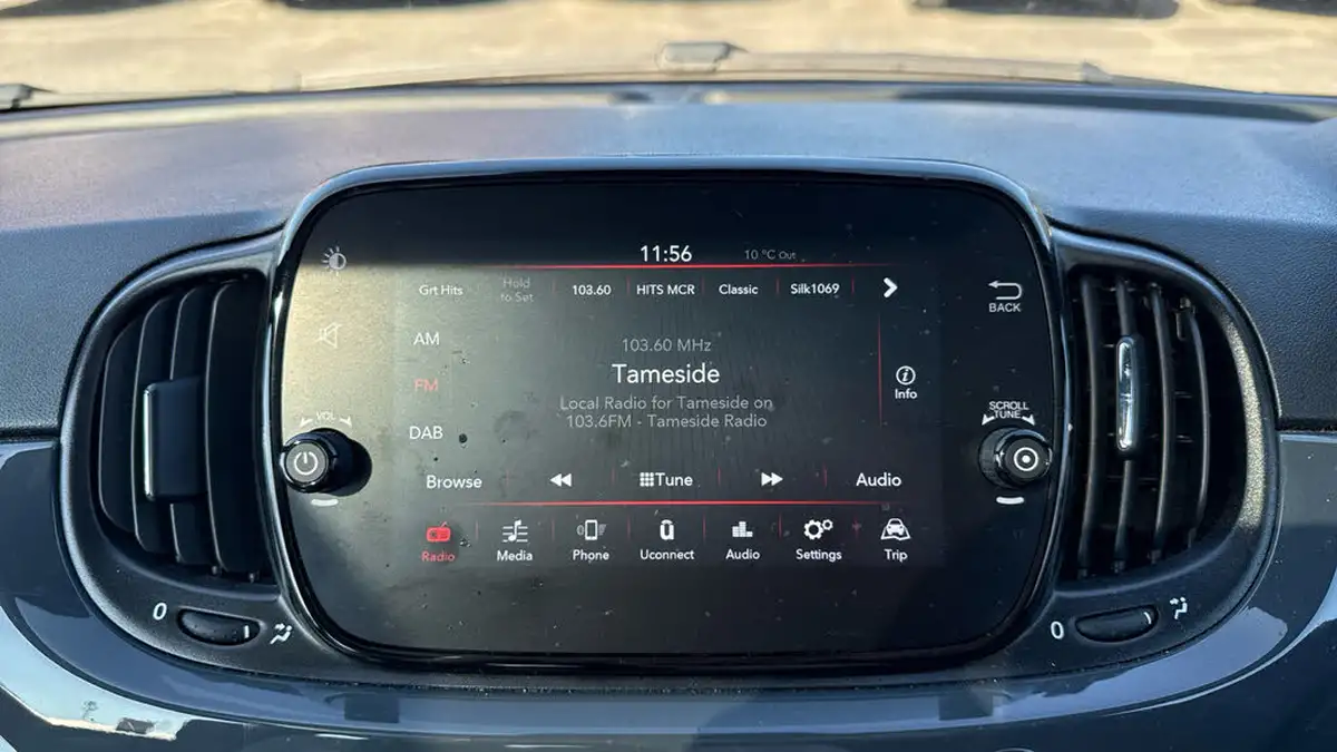 2021-fiat-500-10-dolcevita-big-11