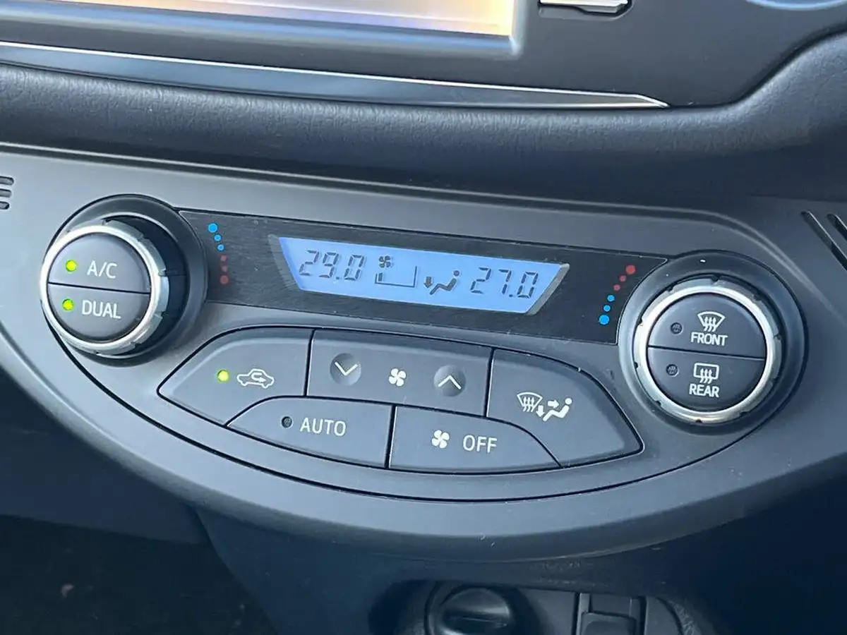 2019-toyota-yaris-15-vvt-i-y20-98bhp-hybrid-1497cc-e-cvt-big-20