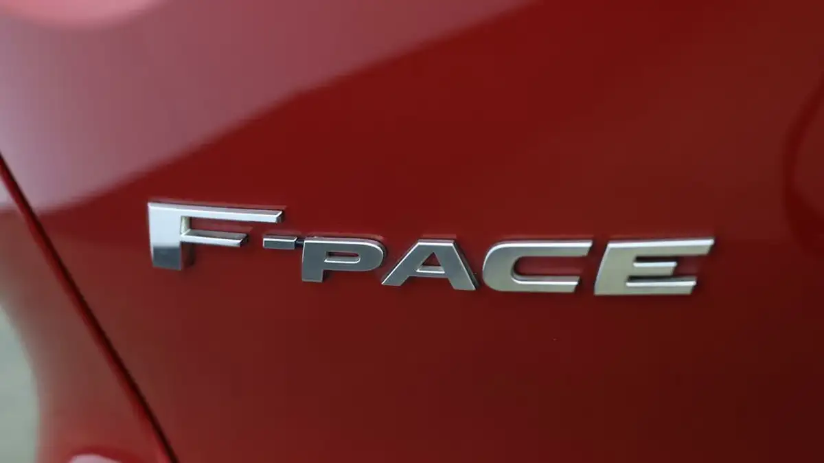 2019-jaguar-f-pace-20-i4d-r-sport-180ps-ss-auto-big-19
