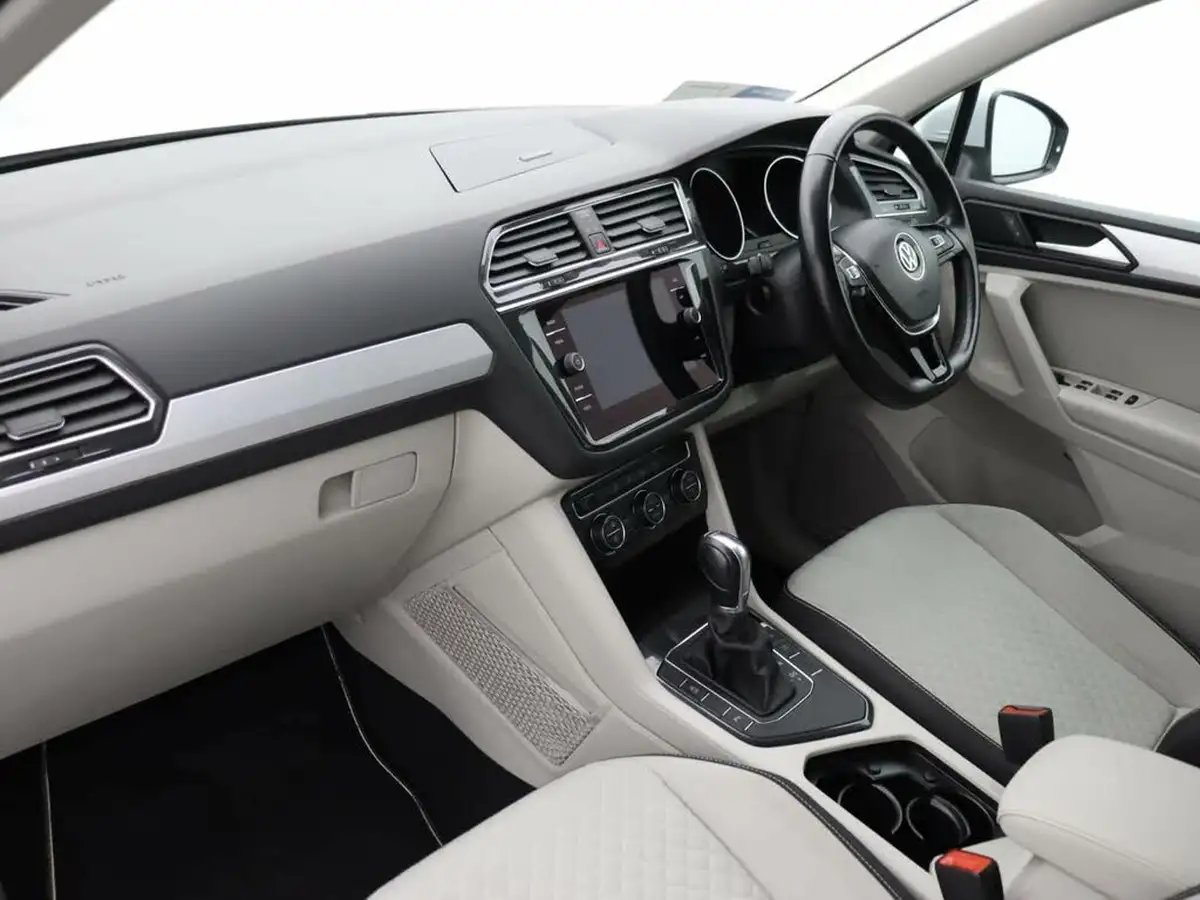 2018-volkswagen-tiguan-20tdi-se-navigation-150ps-ss-dsg-big-7