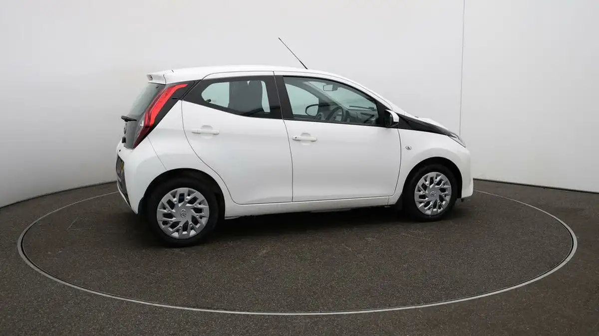 2021-toyota-aygo-10-vvt-i-x-play-tss-big-43