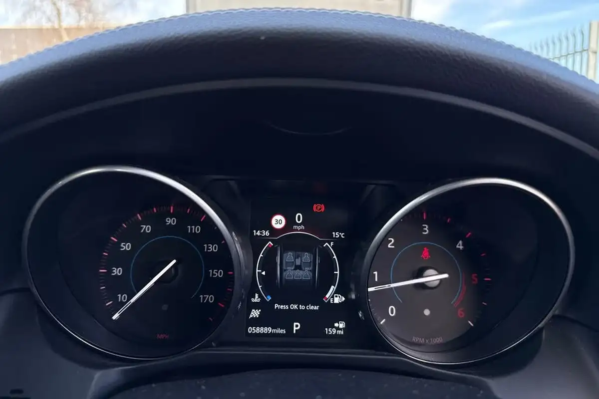 2018-jaguar-xf-20td-r-sport-180ps-saloon-4d-1999cc-auto-big-36