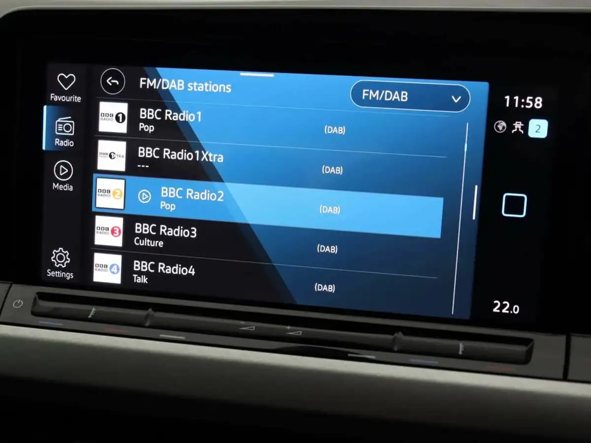 2024-volkswagen-golf-10-etsi-life-hatchback-big-14