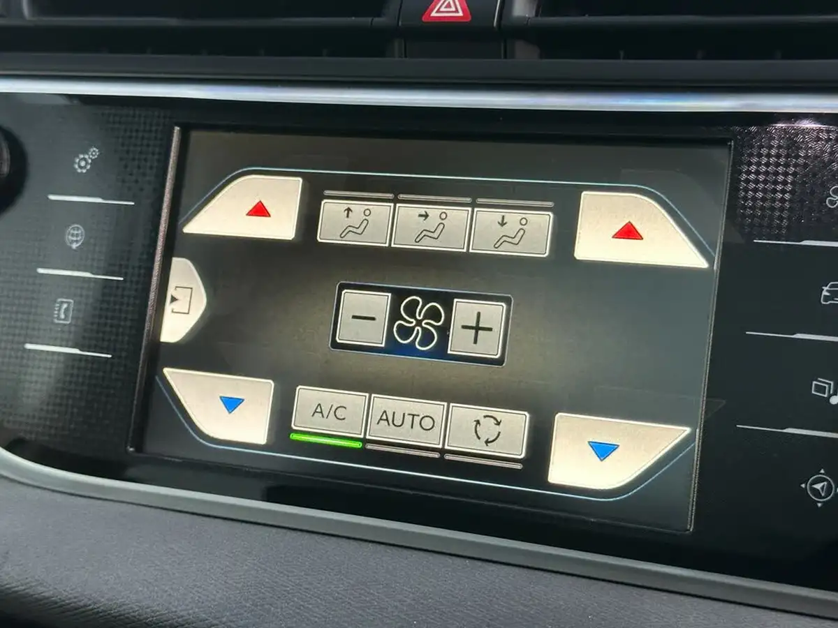 2014-citroen-c4-picasso-16e-hdi-exclusive-big-38