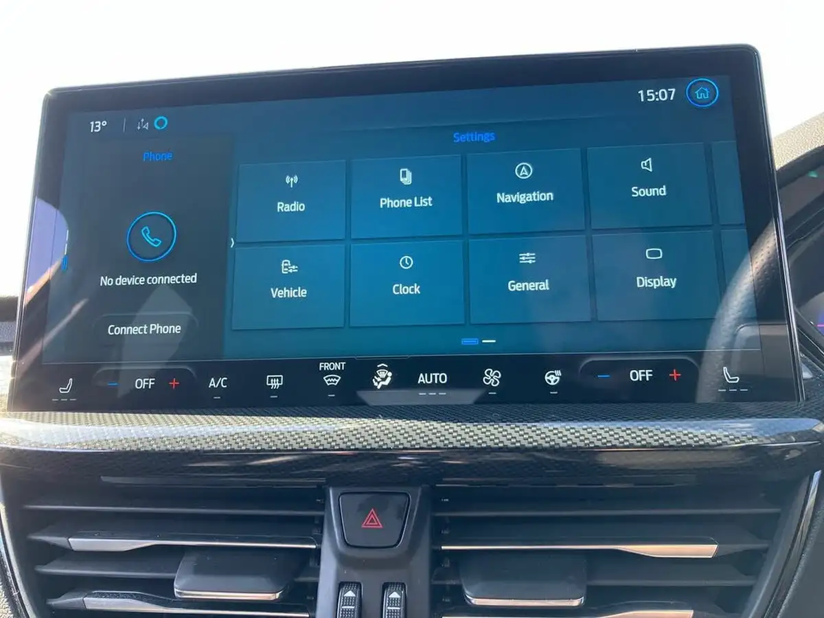 2023-ford-focus-23t-st-hatchback-big-45