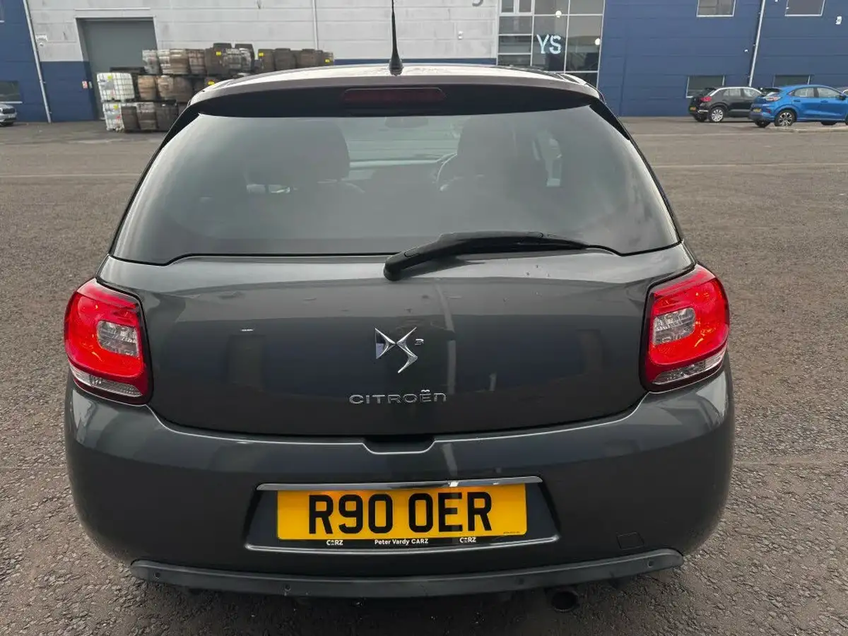 2013-citroen-ds3-16-dstyle-plus-vti-big-2