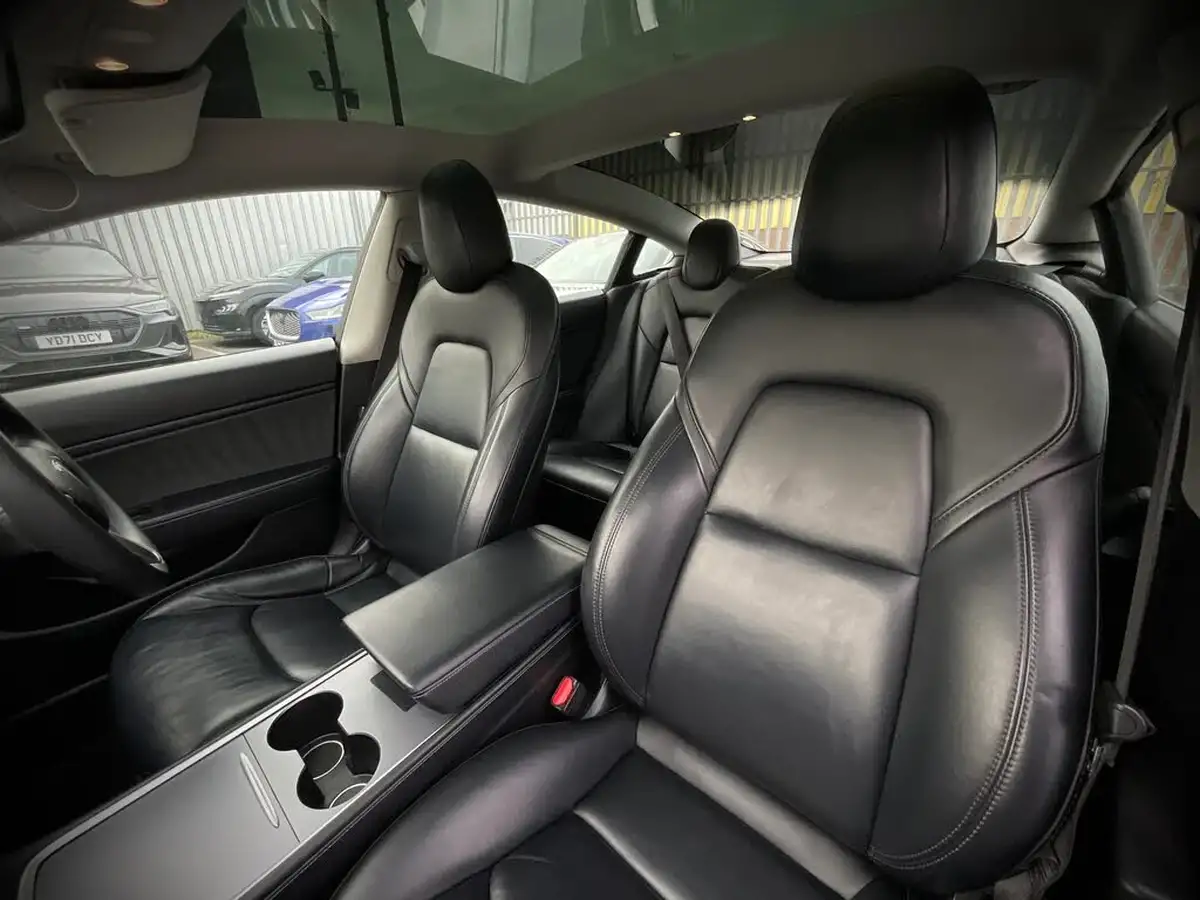 2020-tesla-model-3-e-long-range-big-15